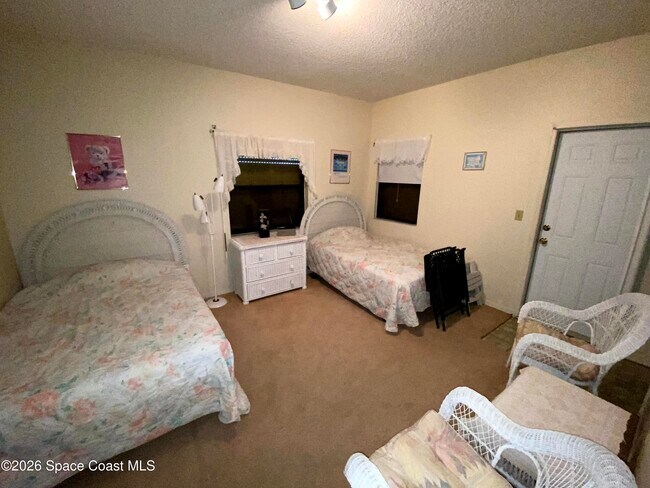 Building Photo - 423 Polk Ave