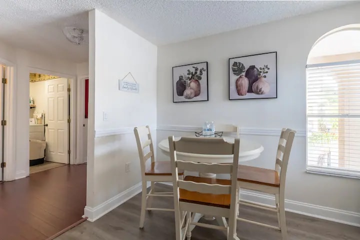 Building Photo - 8824 Coral Palms Ct