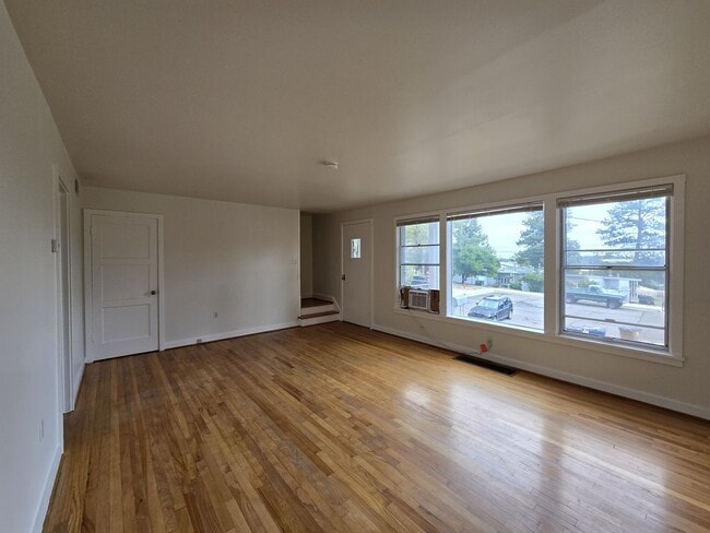 Primary Photo - 2205 45th St
