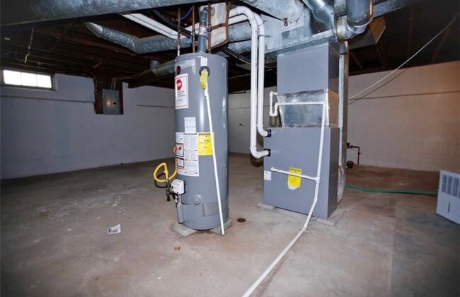 Building Photo - 185 Hildegarde Rd