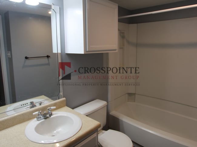 Building Photo - 1 Bedroom, 1 Bathroom Upstairs Apartment in Tyler!