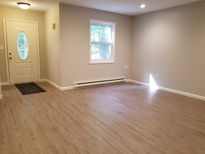 Living Room - 3422 Key Ct