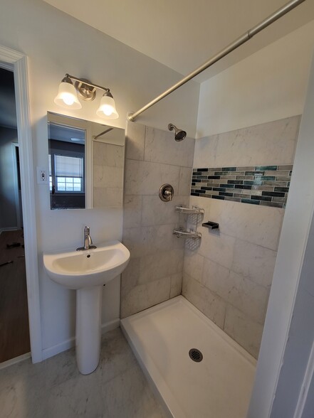 Bathroom #2 renovated - 209 Collingwood