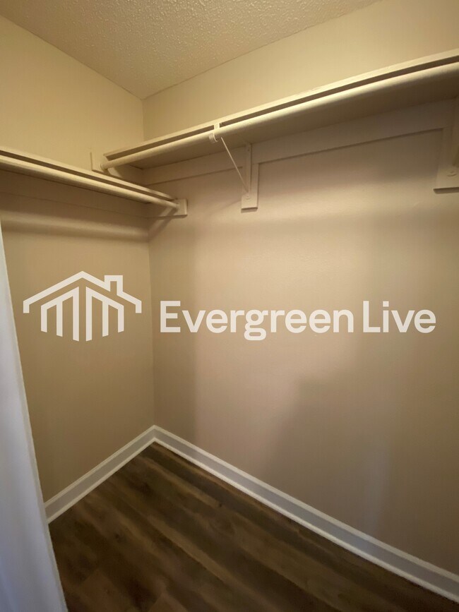 Building Photo - 70 Boreal Ct