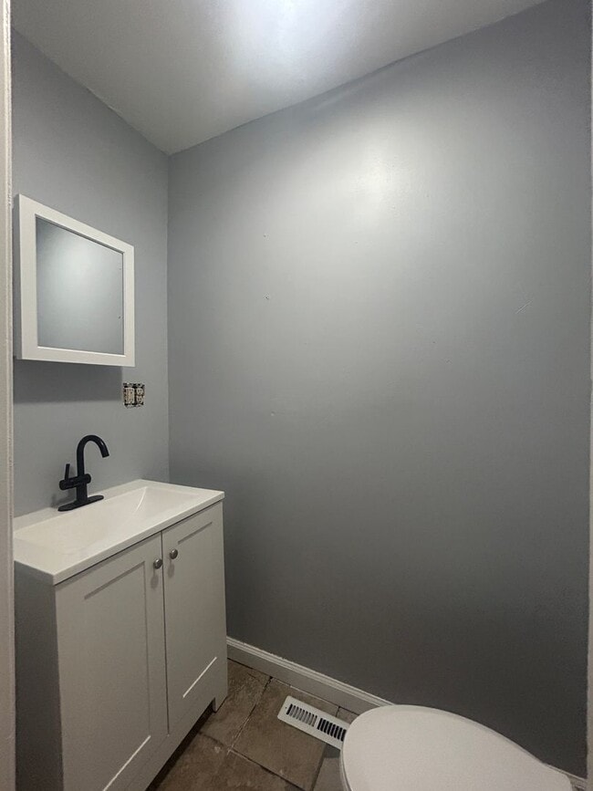 Building Photo - Cozy 3 Bedroom Single Family House for Rent in Neptune!