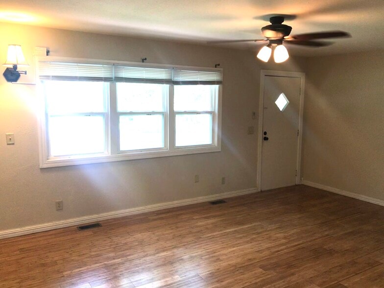 Living room - 2300 E 15th St