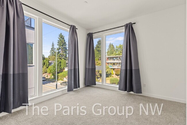 Building Photo - Mod Light-Filled 2023 West Seattle TH * Rooftop Deck, A/C & 3 Bedrooms