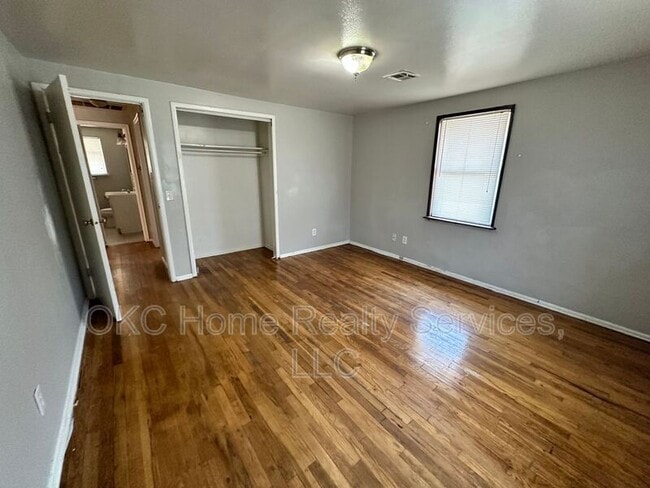 Building Photo - 804 E Steed Dr