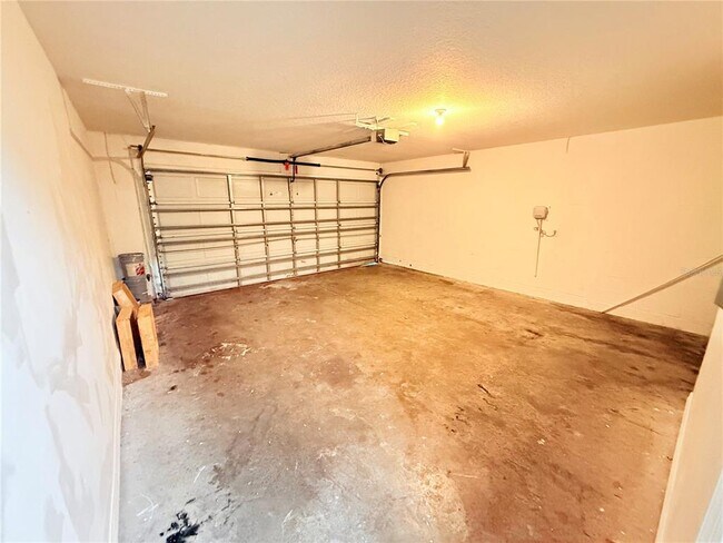 Building Photo - 2055 Victoria Falls Dr