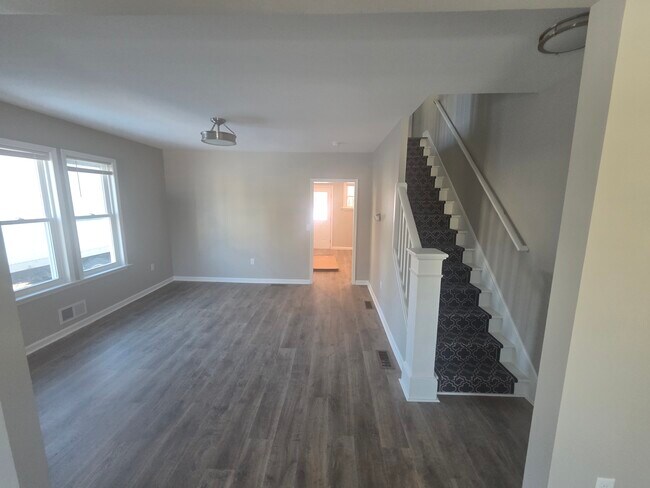 Building Photo - 111 Fairview St