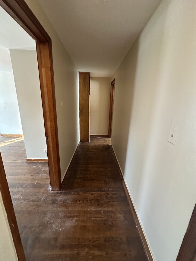 Building Photo - 857 9th St