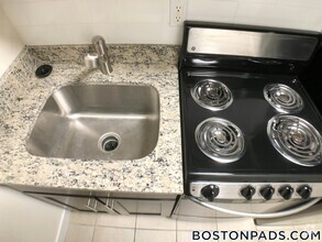 Building Photo - 62 Boylston St