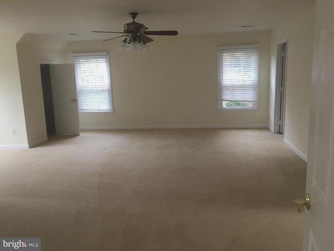 Building Photo - 5430 Ashleigh Rd