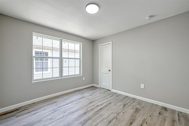 Building Photo - 3274 Reeves St