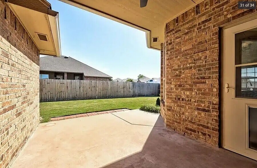 Building Photo - 3300 Marilyn Dr