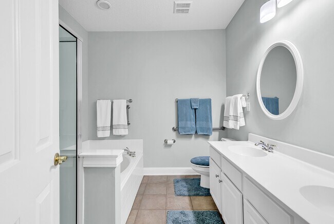 Building Photo - 2450 Marsh Glen Dr