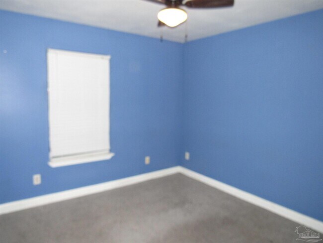 Building Photo - 7804 Oak Forest Dr