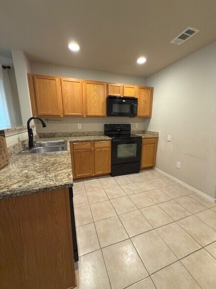 Building Photo - 2209 Cavalry Dr