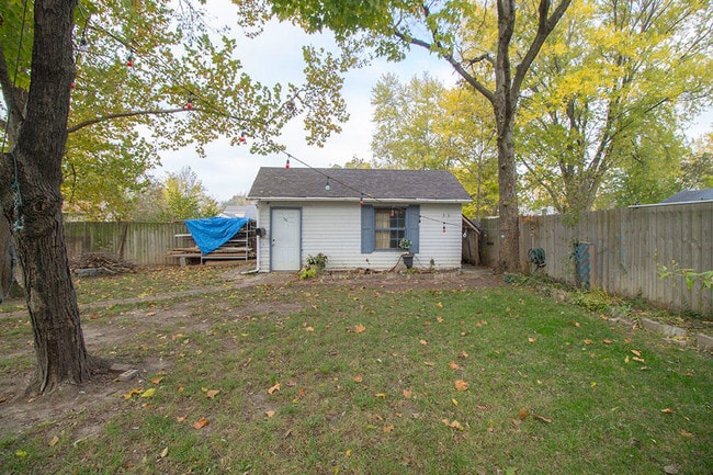 Building Photo - 301 W Forest Ave