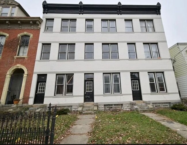 Building Photo - 918-920 Washington Ave