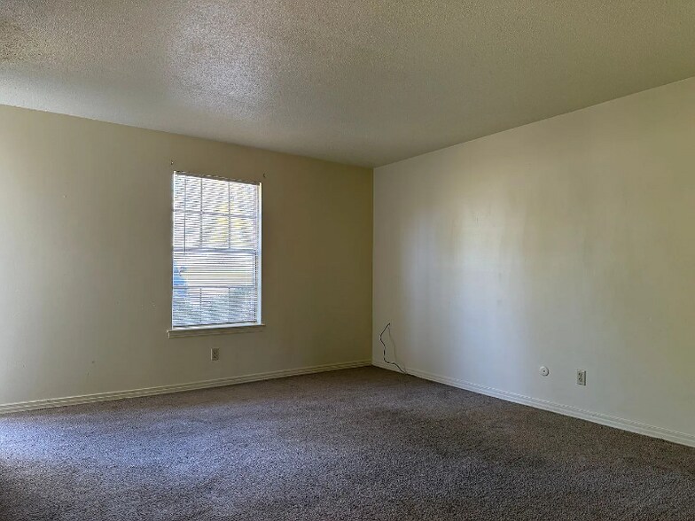 Building Photo - 602 W Scenic Dr