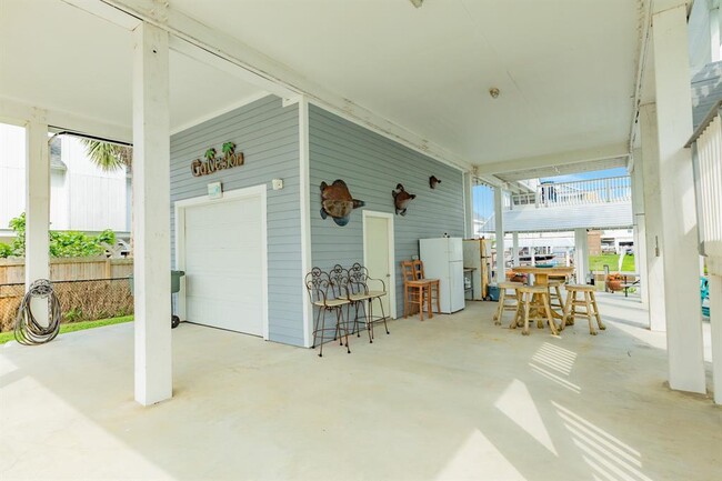 Building Photo - 12820 Camino Famoso Rd