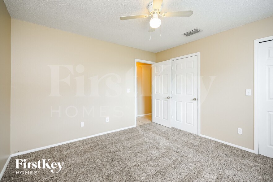 Building Photo - 714 Camel Ct