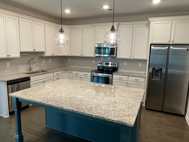 Building Photo - 222 Palisade Rdg