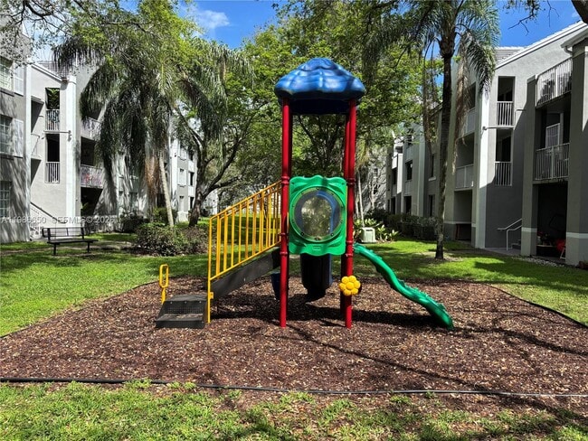 Building Photo - 655 SW 111th Way