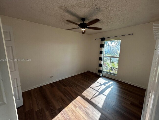 Building Photo - 2403 NW 108th Terrace