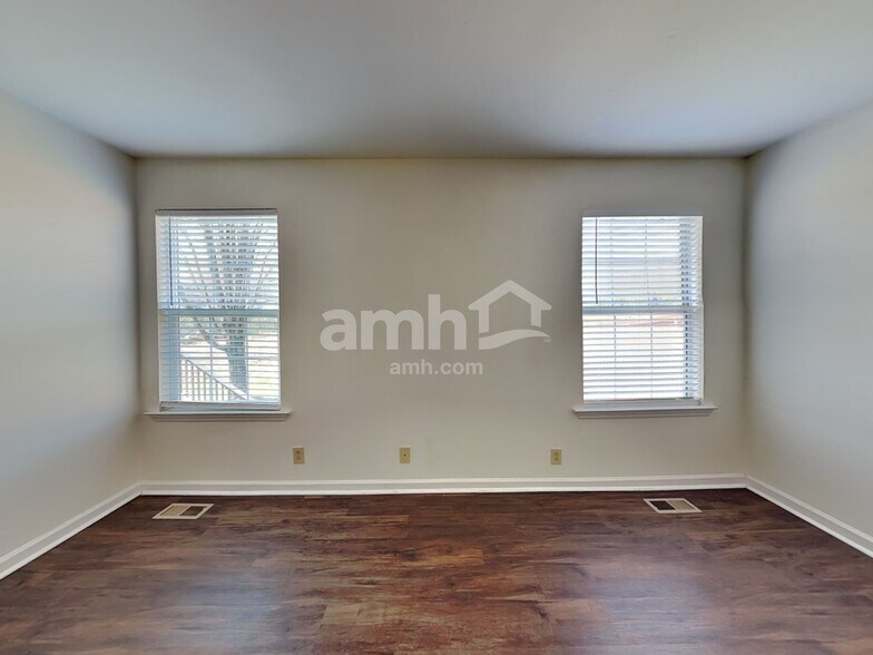 Building Photo - 6337 Willow Oak Dr