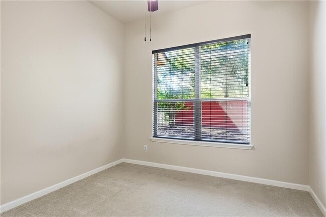 Building Photo - 216 Great Cir Cove