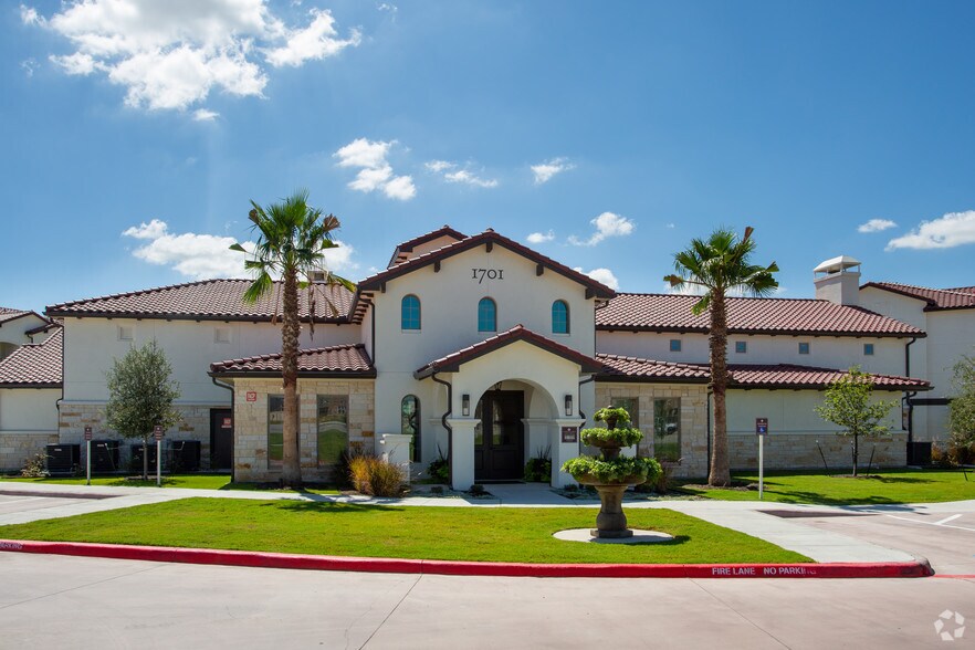 Oxford at Santa Clara 1701 S Heatherwilde Blvd Pflugerville TX 78660