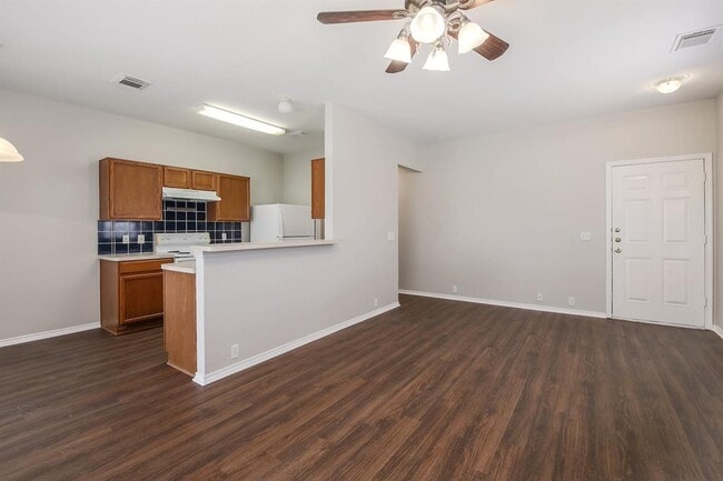Building Photo - 14904 Antique Finish Dr