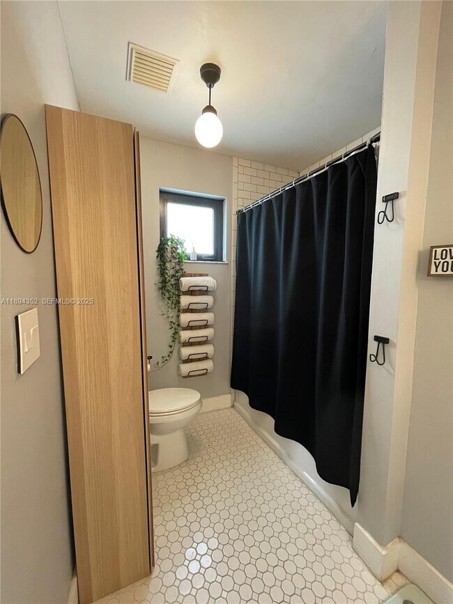 Building Photo - 8301 SW 27th Terrace