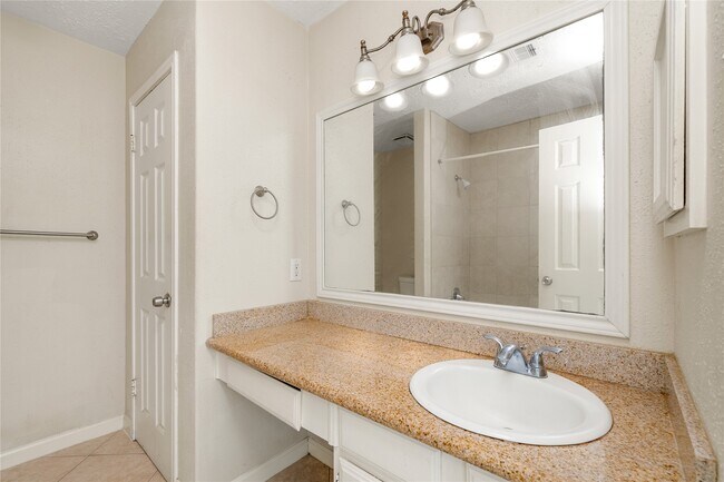 Building Photo - 2603 Hollymist Dr