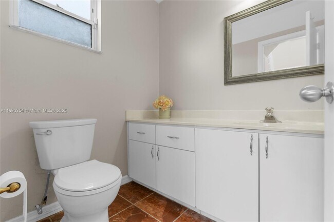 Building Photo - 20003 NE 6th Ct Cir