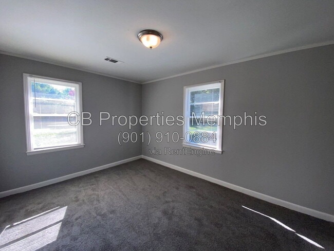 Building Photo - 1190 Inman Cove