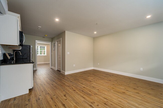 Building Photo - Woodside Village