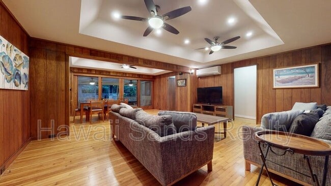 Building Photo - 254A Kuliouou Rd