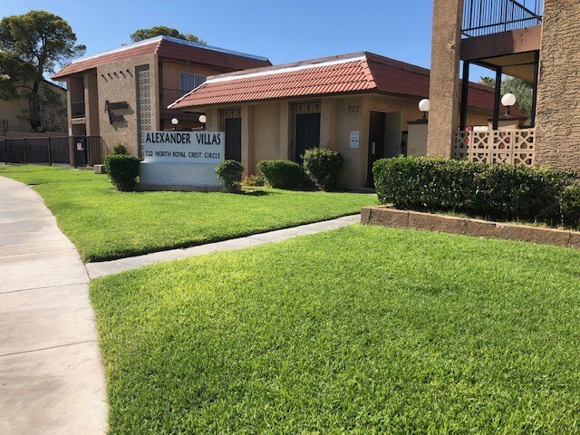 Building Photo - 722 N Royal Crest Cir