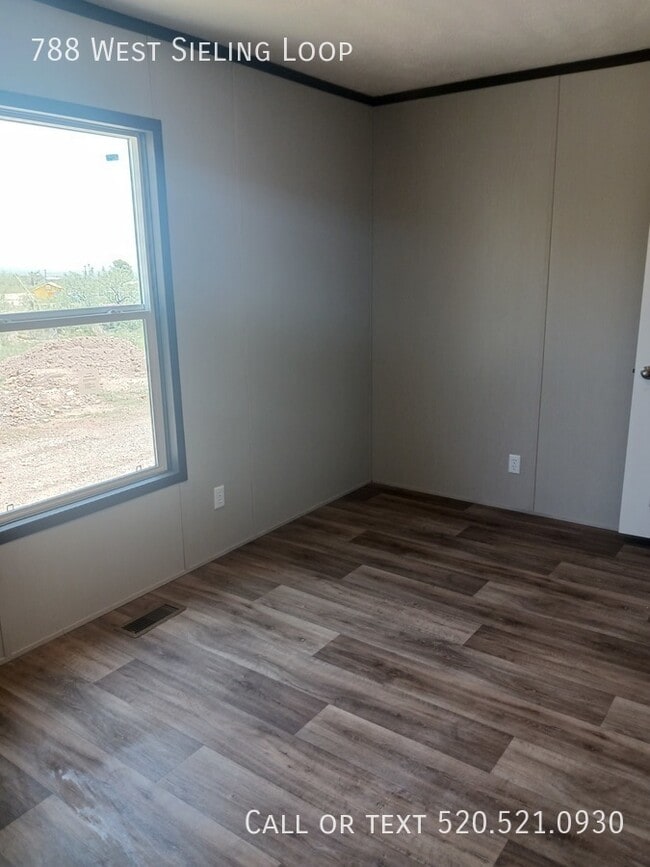 Building Photo - 788 W Sieling Loop