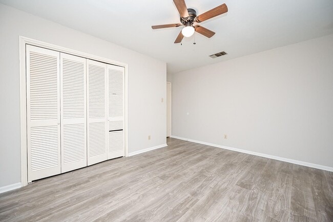 Building Photo - 7878 Leonora St