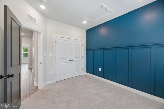 Building Photo - 7202 Mountaineer Dr