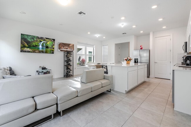 Building Photo - 6082 Carre Wy