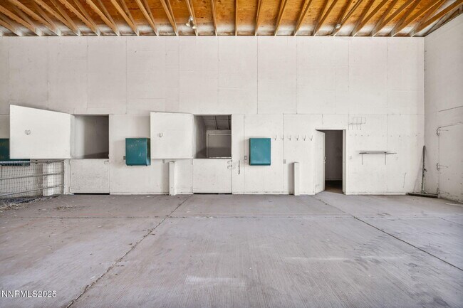 Building Photo - 430 Calle De La Plata