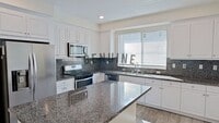 Building Photo - Beautiful Tri-Level 3Bd 2.5Ba Townhome in ...