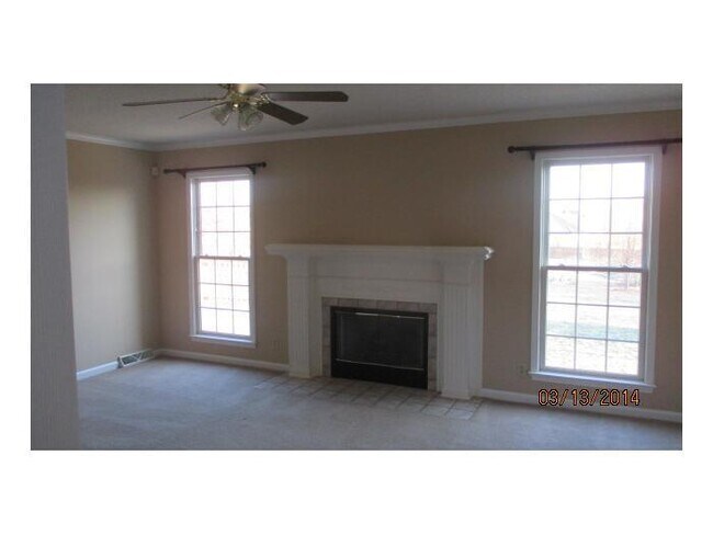 Building Photo - 5 Bedroom 2 1/2 Bath Home For Rent!