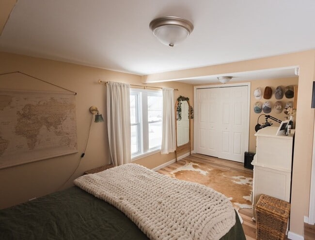 Building Photo - Remodeled 2BR House