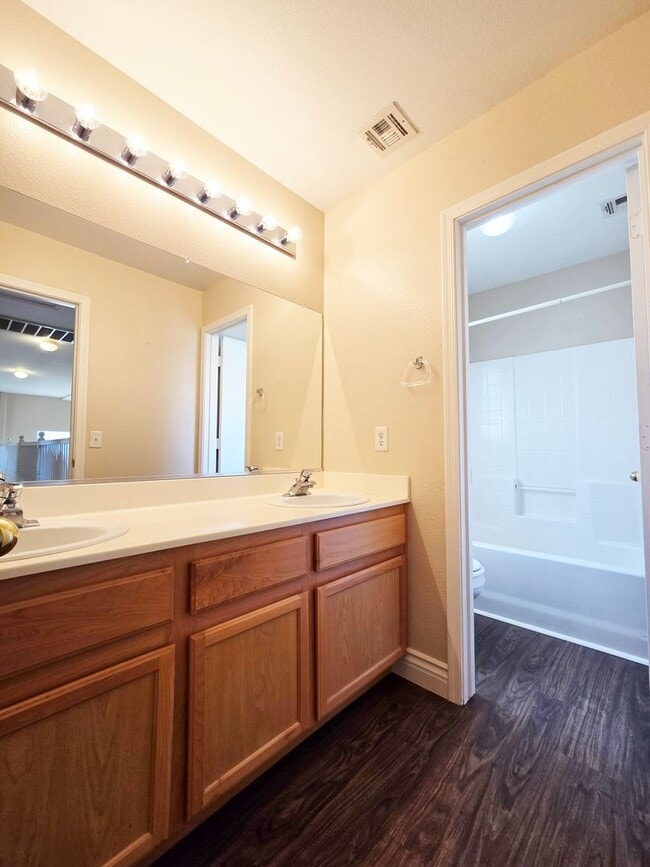 Building Photo - 3 Bed + Loft | 2.5 Bath | 1,946 SF